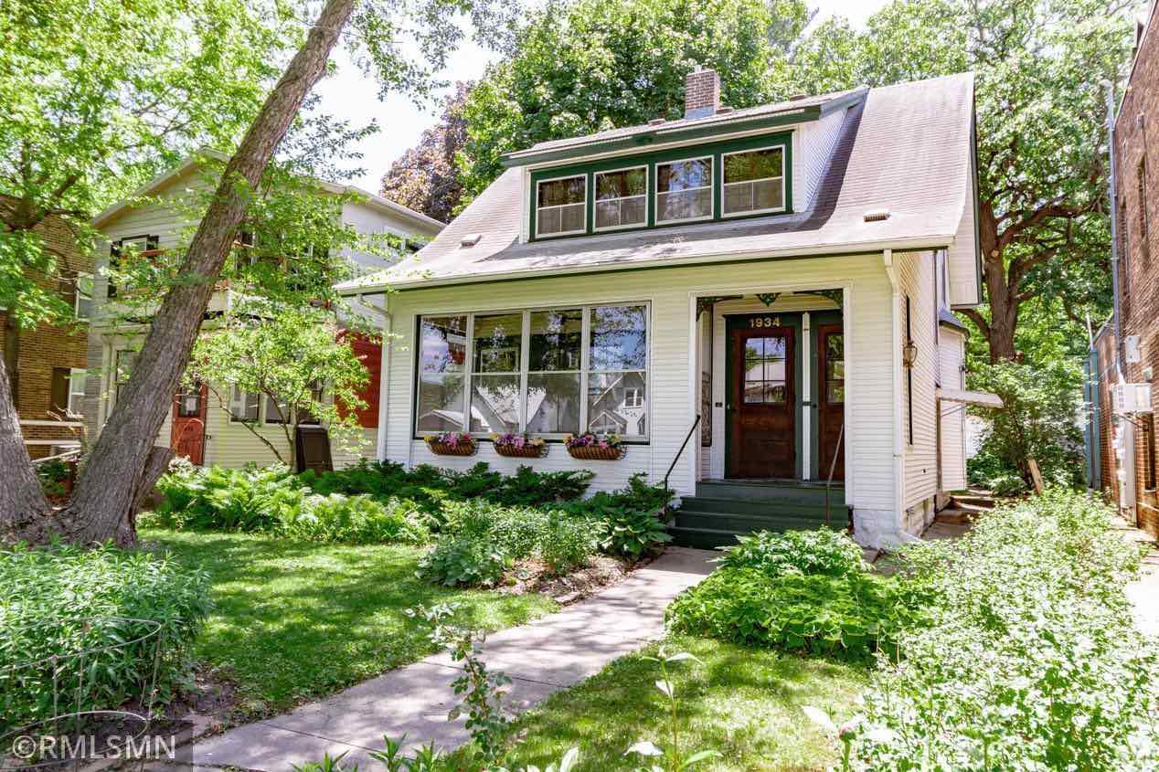 Duplexes & Triplexes for sale in the Midway neighborhood of St Paul, MN